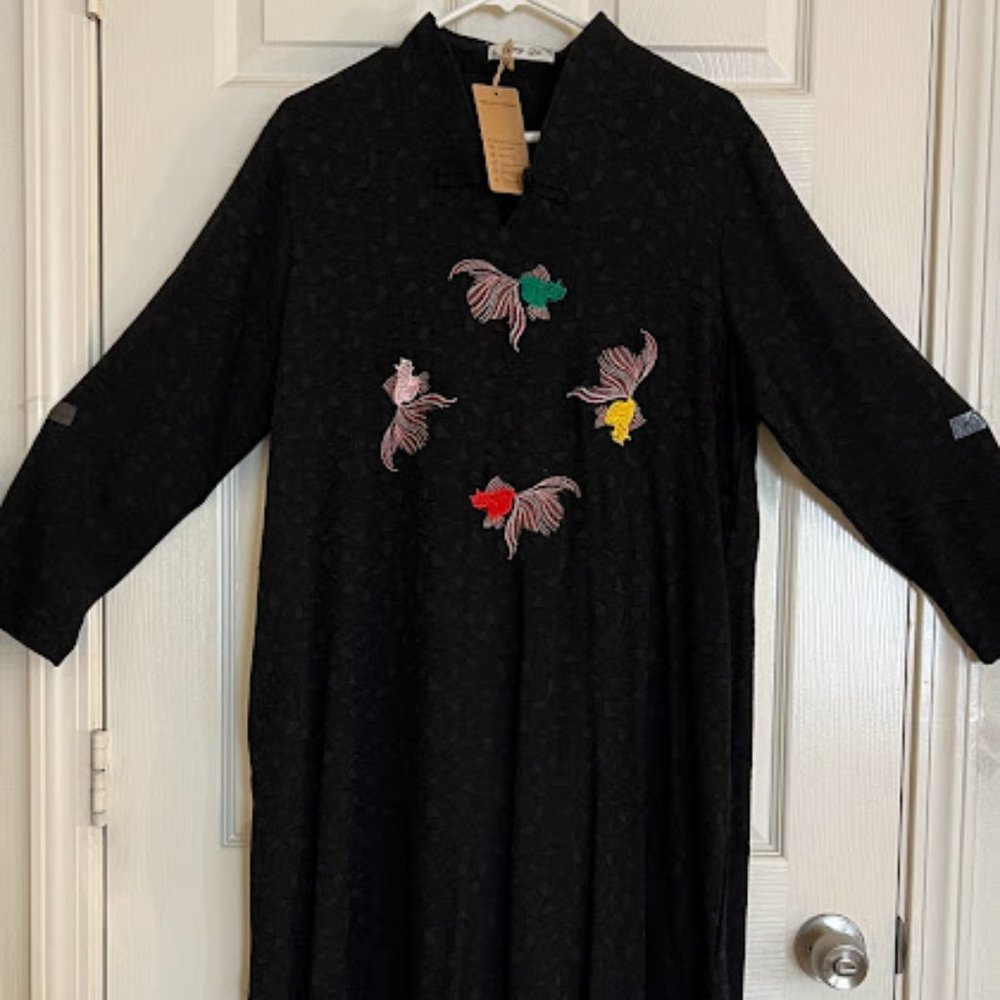 Women NWT black long sleeves classy long / maxi dress